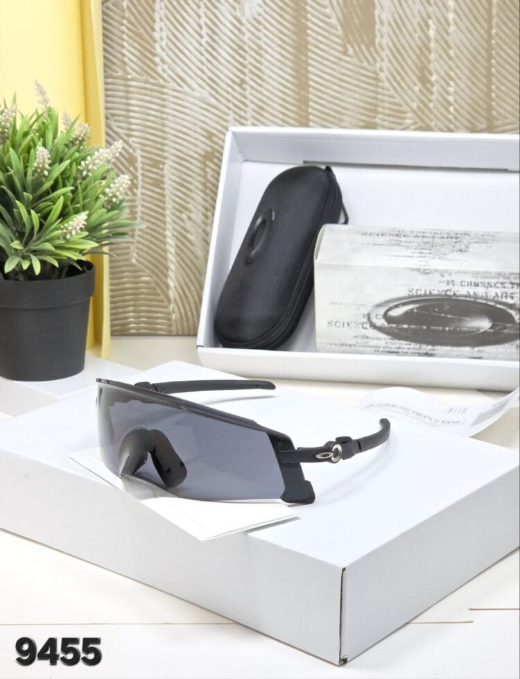 Oakley Sunglasses UV lens