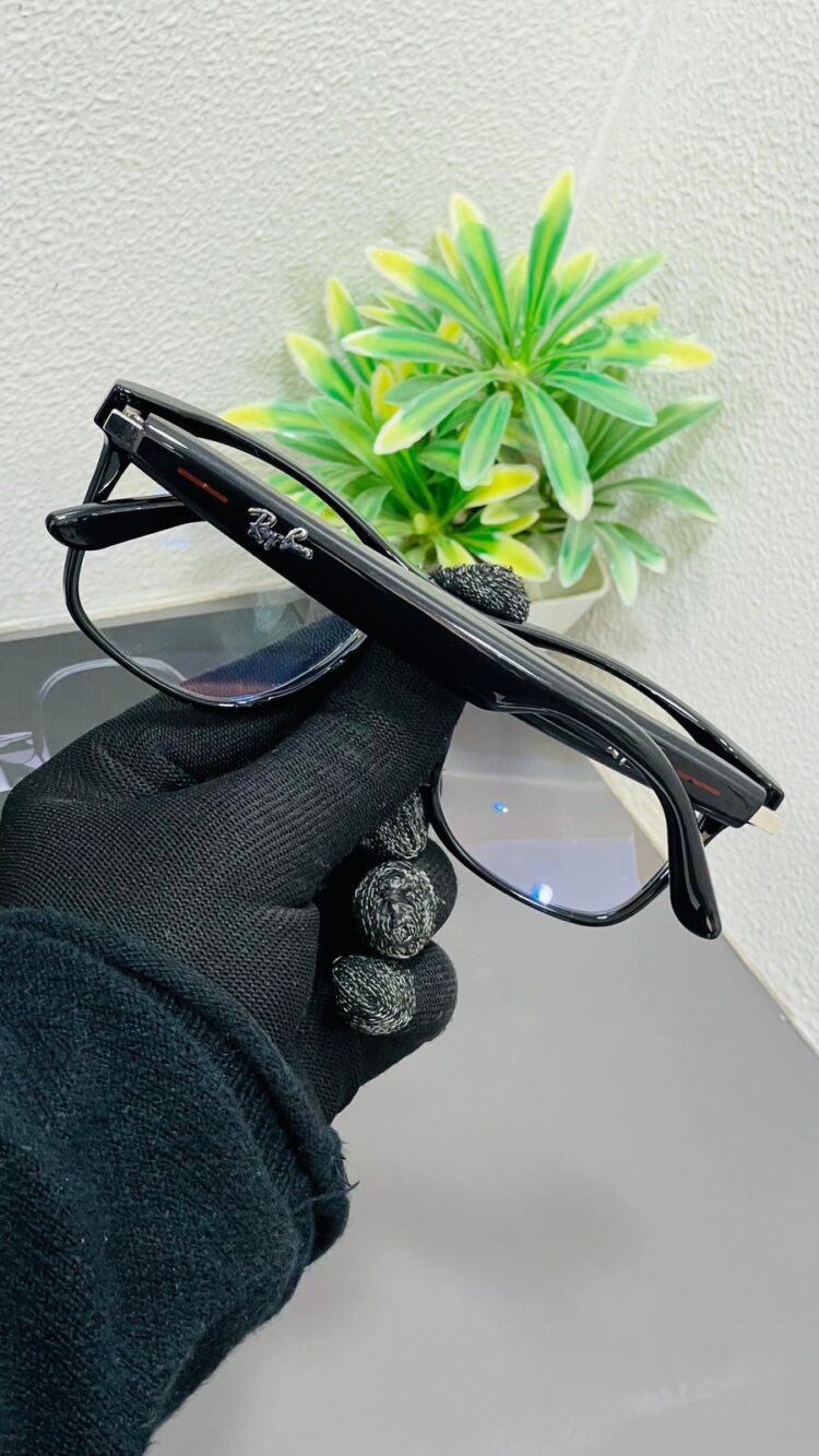 RayBan Meta Smart Sunglasses with built in Microphone and Camera - Image 3