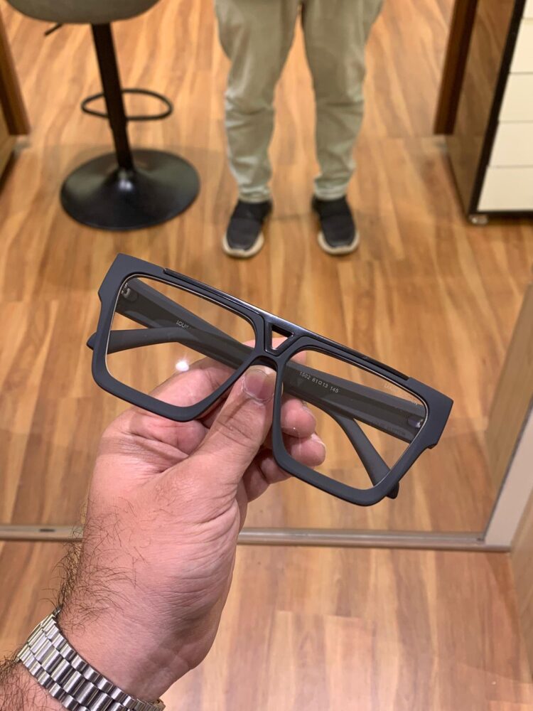 Louis Vuitton Sunglasses Unisex - Image 2